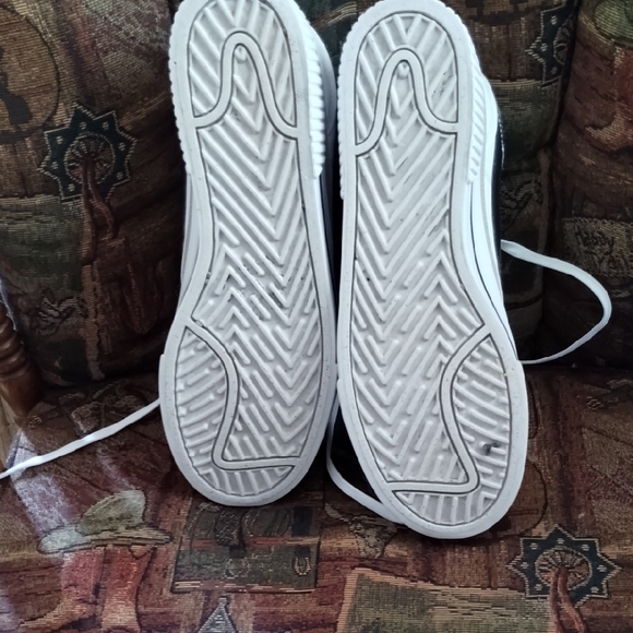 Nike Men's White and Black Sneakers - Picture 2 of 3